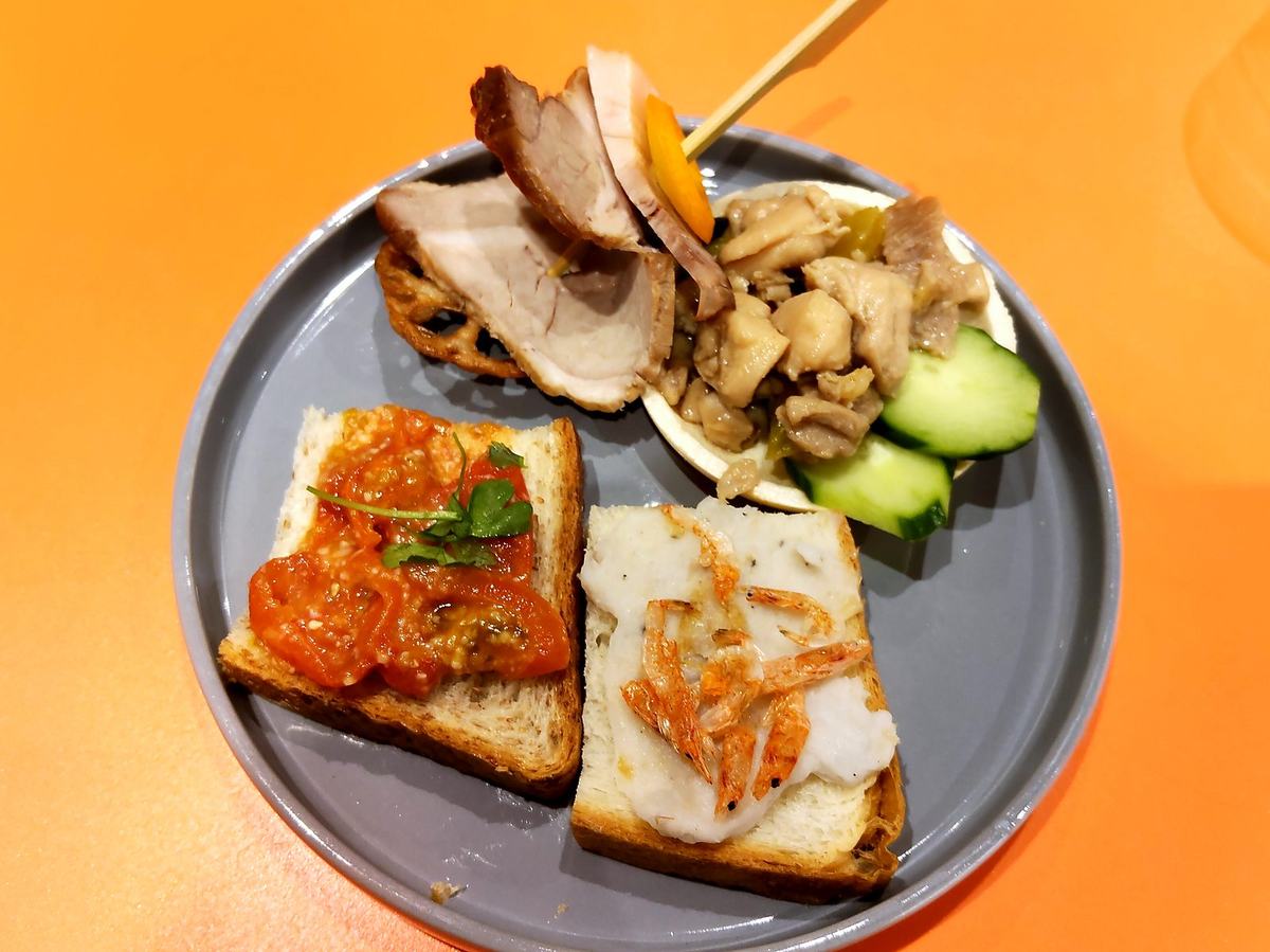 コラボイベントのトースト料理。