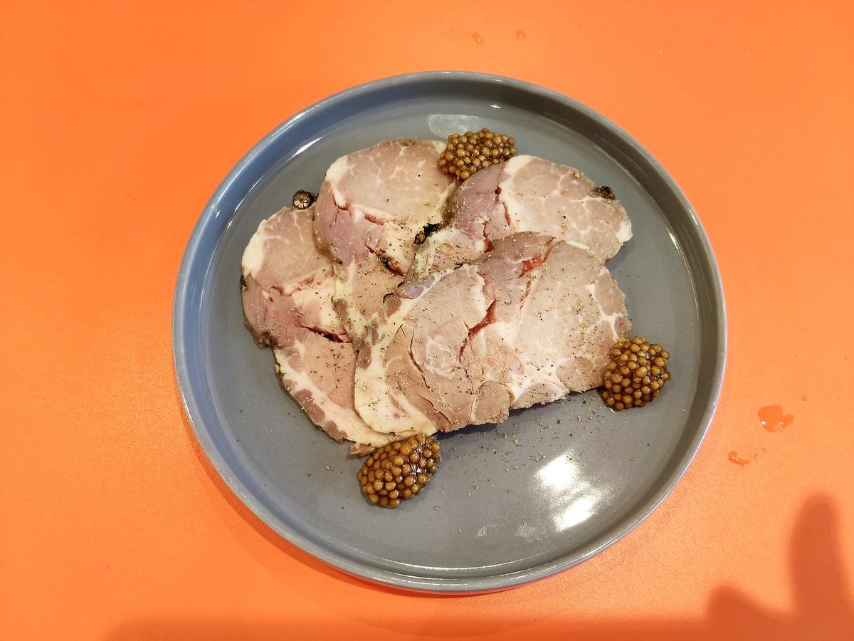 コラボイベントの豚肉料理。